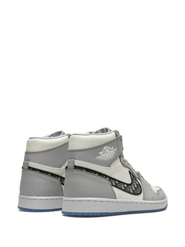 x dior air jordan 1 Retro high  Slide 2